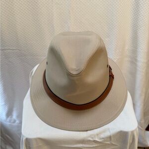 London Fog Tan Fedora with Dark Band
